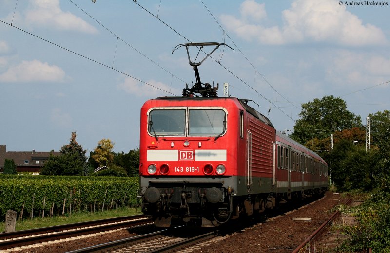RE 15431 (Koblenz Hbf-Frankfurt(Main)Hbf) mit Schublok 143 819-1 am km