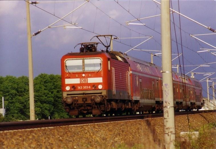 143 303-6 zwischen Seegefeld und Falkensee am 12.05.2005 