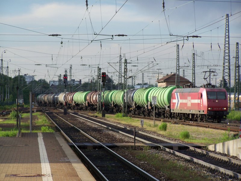 Eine Br.145 von HGK fuhr im Juni 2007 mit einem