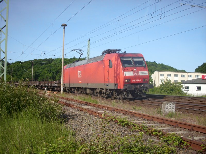 145 073 kommt am 28.05.2008 von Mukran im Einfahrbereich von