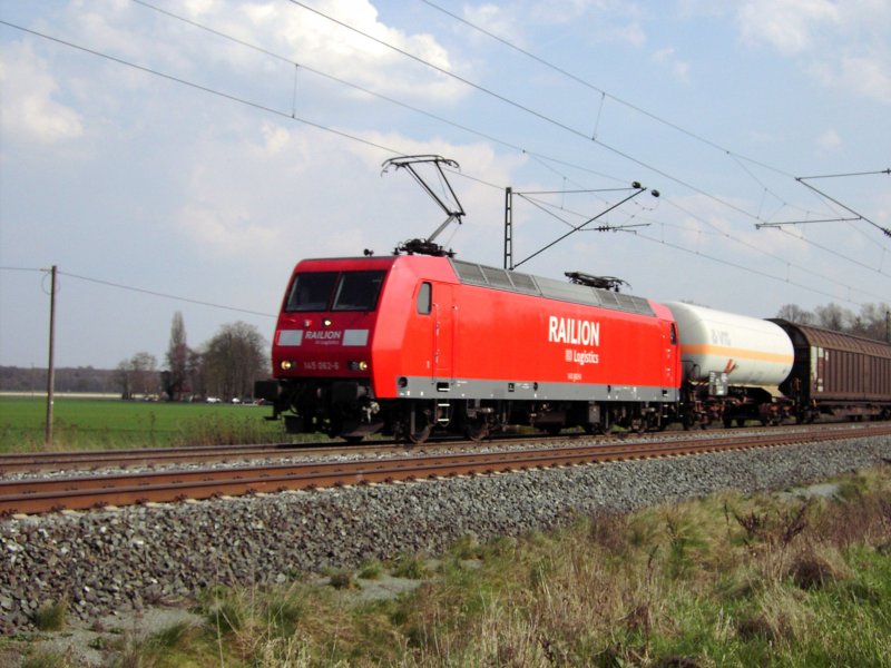 145 062-6 Railion DB Logistics bei Woltorf 