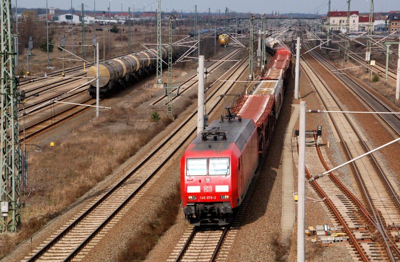 145 078 a freight train by pulling on 29/03/2009 Bitterfeld