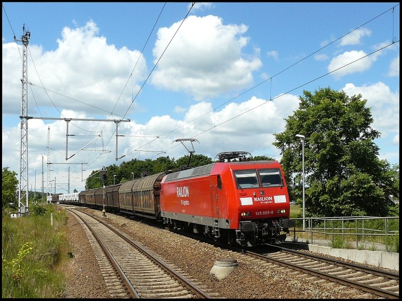 145065-9 passes with 45 506 FE-sea port of Rostock to