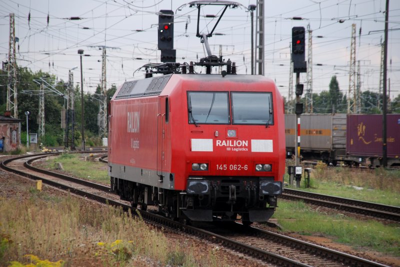 Frankfurt(Oder), 23.09.2009, 145 062-6 wurde soeben vom D-Zug Berlin-Minsk abgekoppelt