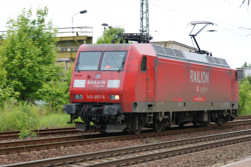 Auf dem Weg zum AW Dessau fuhr diese 145 057-6