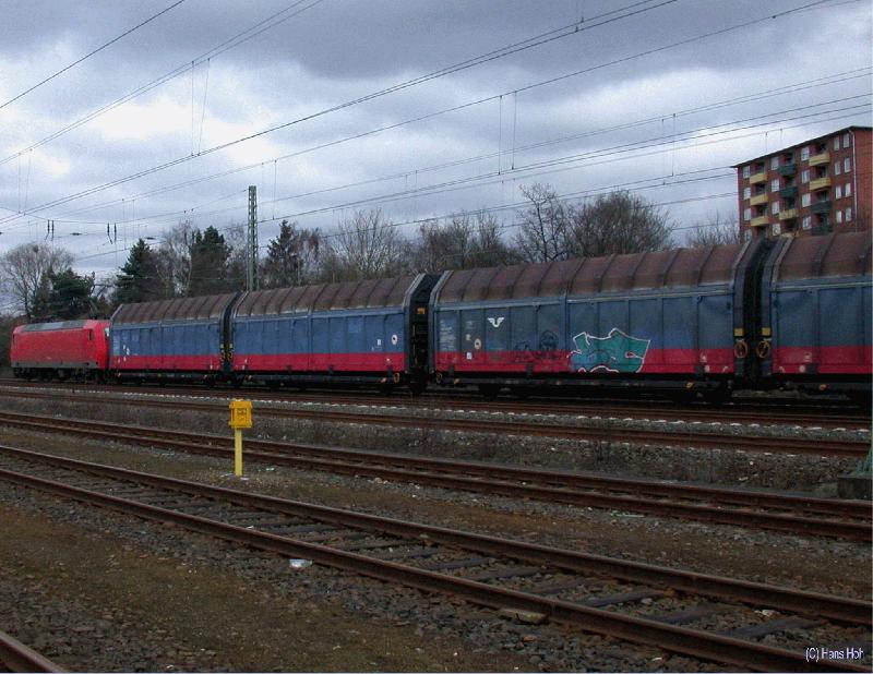 BR 145 mit Gterzug in Hamburg-Langenfelde. Mrz 2002