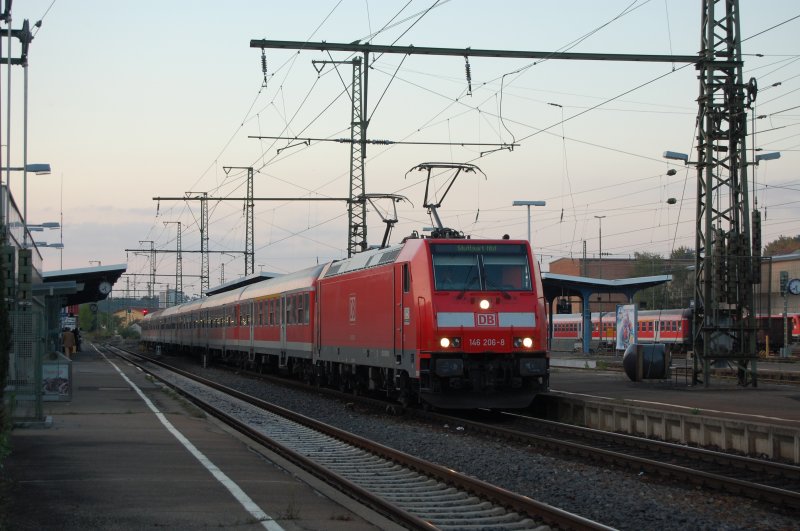 146206-8 standing at 13:09:07 with an evening-RegionalExpress of eels to