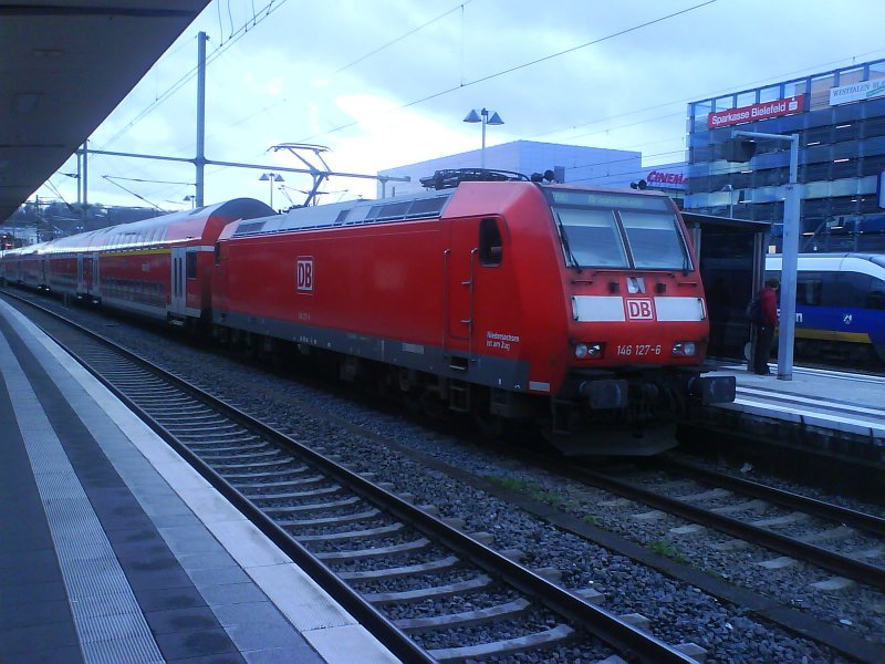 BR 146127-6 as RE to Brunswick in the Bielefeld Hbf