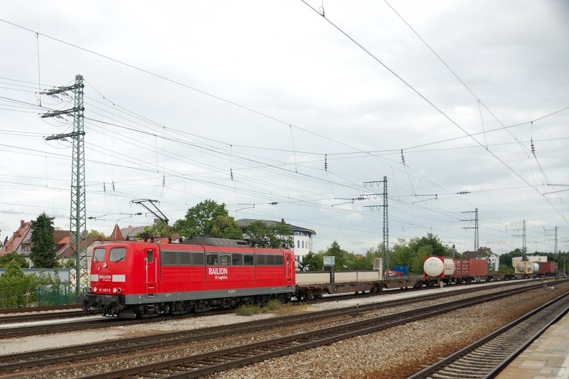 Keine Anstrengung d�rfte dieser kurze G�terzug f�r 151 067-6 darstellen.