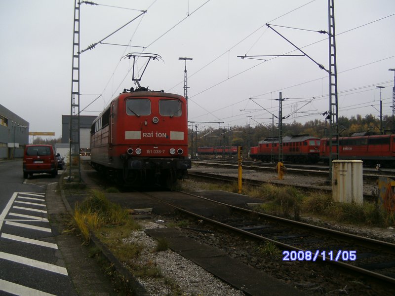 151 038 von Rai ion nach erfolgter Graffitti-Beseitigung am 5.November