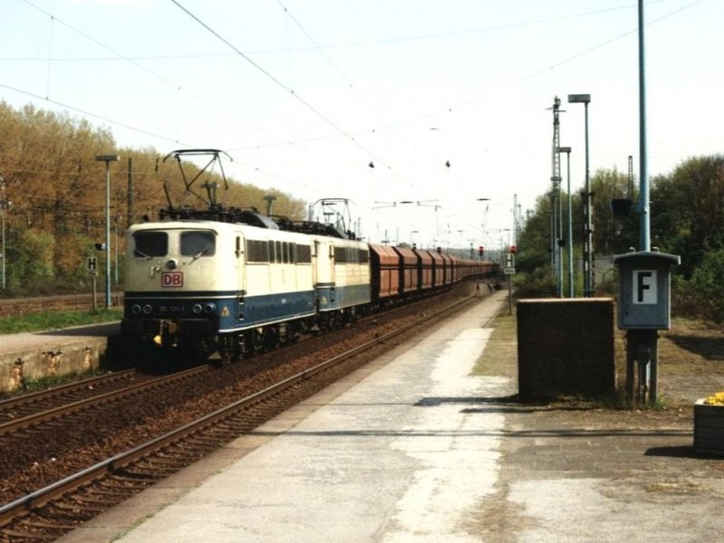 151 121-1 und 151 117-4 mit G�terzug 49114 Dillingen-Maasvlakte (die