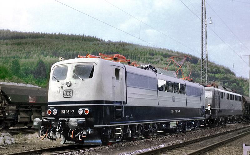 151161 in der fr�heren Farbvariante in Hagen Eck. 1985
Hg:120Km/h, Gew:118t,