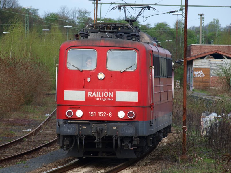 151 152-6 rangiert auf dem Aachener Westbahnhof 
