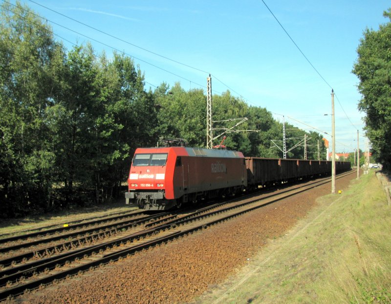 152 058-4 erreicht mit einem Kohlenzug von K�nigs Wusterhausen nach