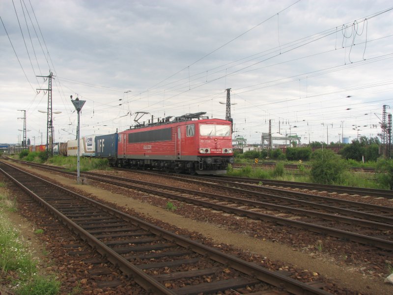 155 271-0 mit Containerzug in Dresden-Friedrichstadt.29.06.07. 