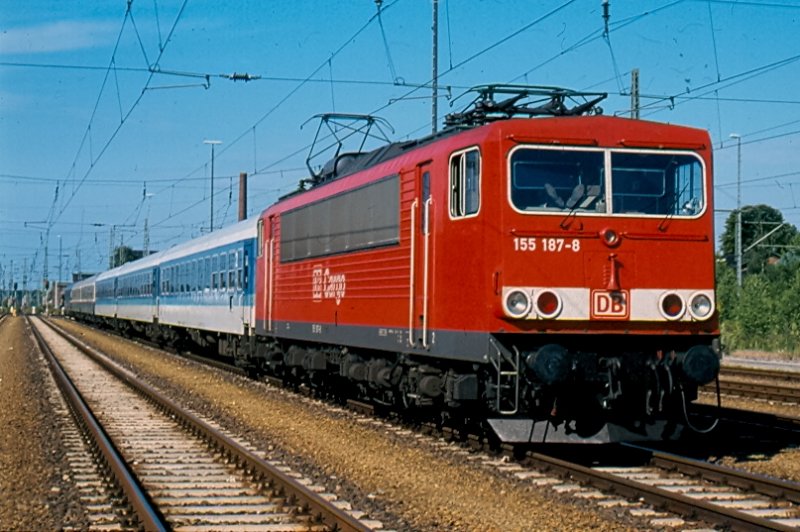 155187-8 before an inter-regional in Berlin-Grunewald. This was one of