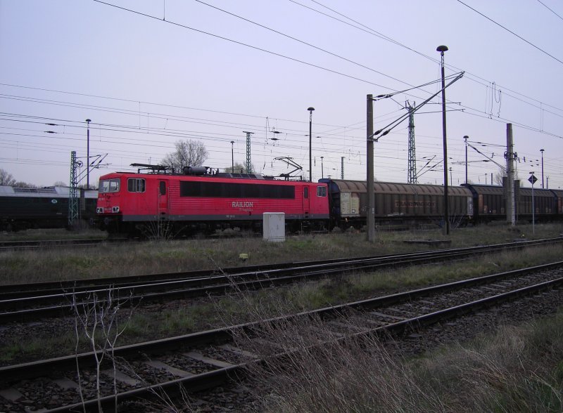 155 118-3 am 09.2008 bei Durchfahrt im Bahnhof Guben 