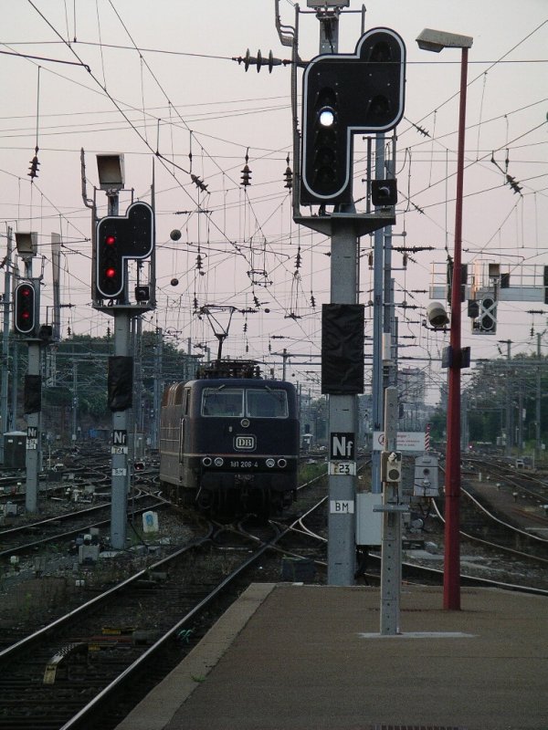 181-206 between French light signals in the northern track field