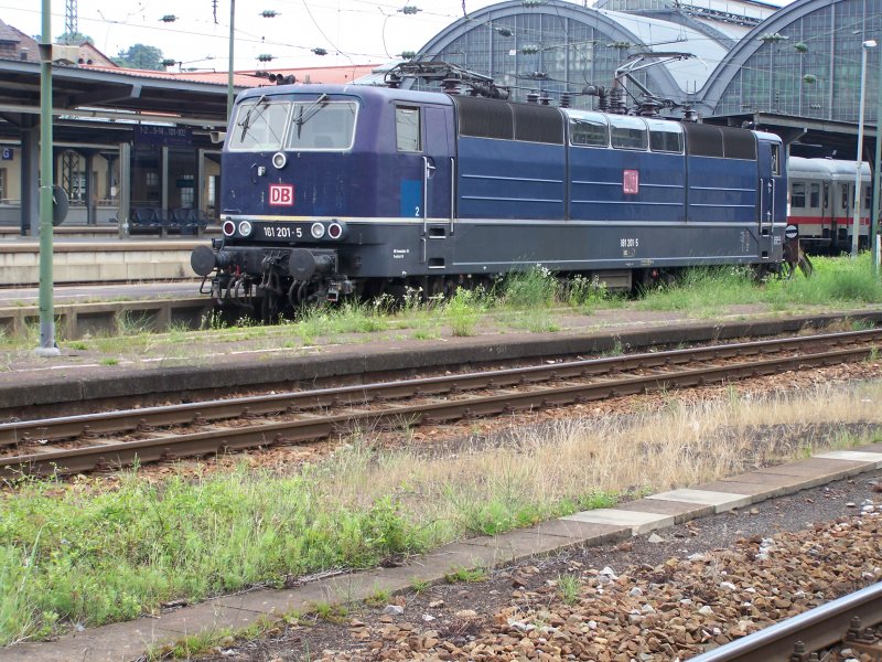 181 201 abgestellt in Karlsruhe Hbf am 09.06.2007 