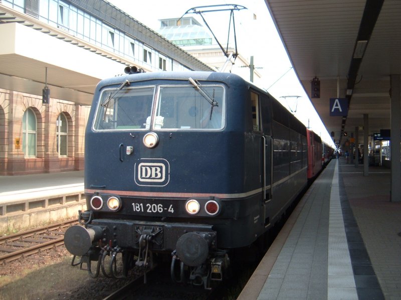 181 206-4 in Mannheim Hbf mit IC 2158 nach Saarbr�cken,