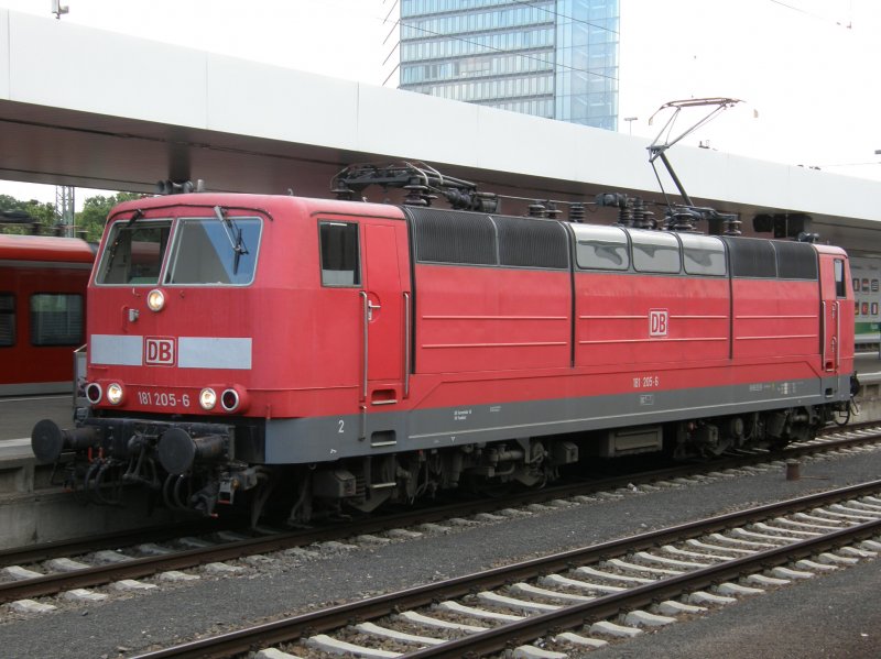 BR 181 205 in Mannheim's main station on 16.07.2008. (automatically