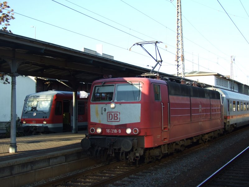 2 Z�ge, 1 Ziel.
Im Trierer Hbf steht 181-218 mit dem