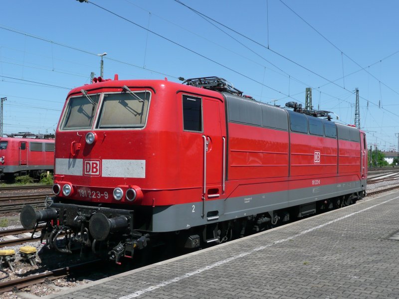 181-223 am 12.05.08 (Neue Hauptuntersuchte u.Neu Lackierte)in Karlsruhe Hbf. 