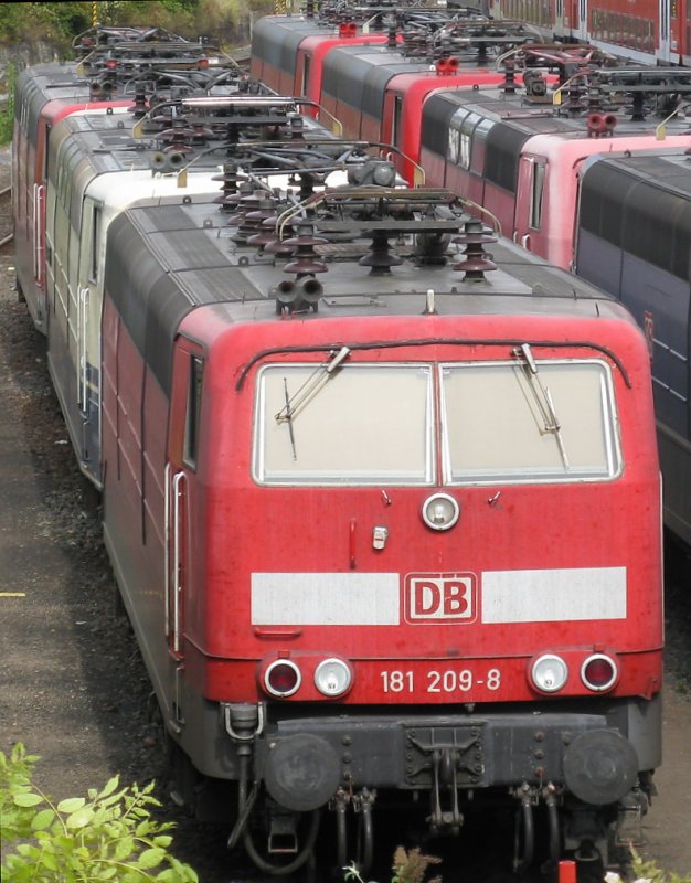 181 209 dahinter standen 181 211 und 181 207.Insgesamt