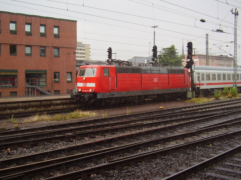 181209-8 meets in the rain with IC437 from Luxembourg to