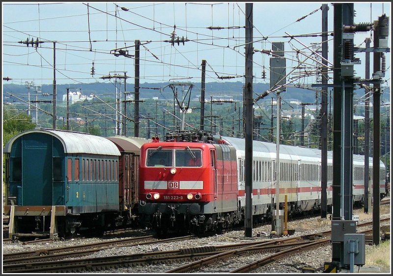 E-Lok 181 223-9 fotografiert am 13.07.09 beim Umsetzen an der