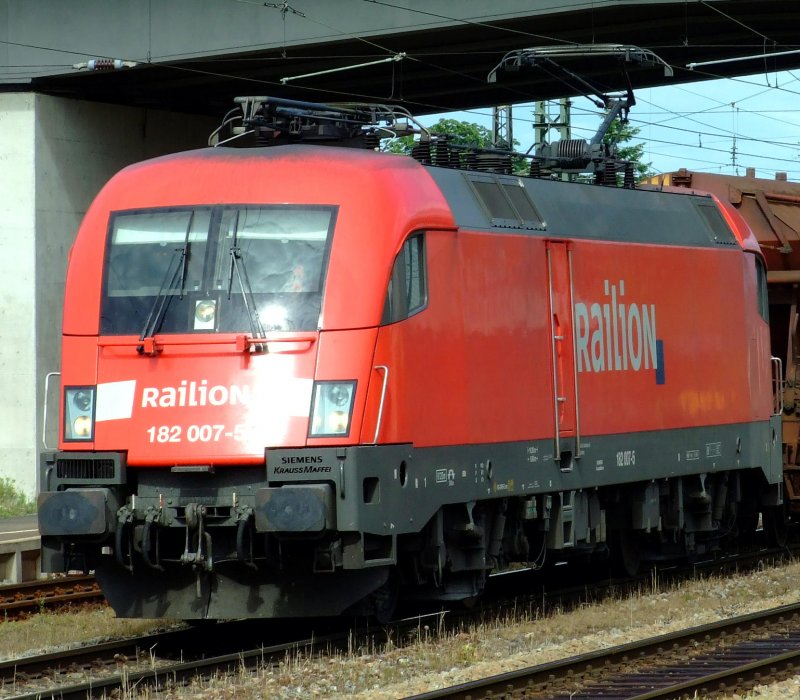 182 007 mit GZ am 23.06.2007 bei der Durchfahrt durch