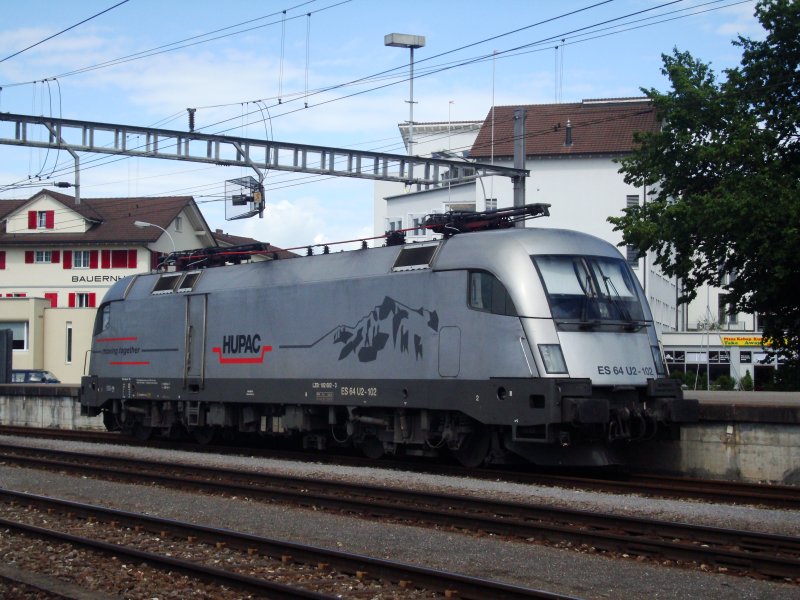 Die ES 64 U 2 102 stand am