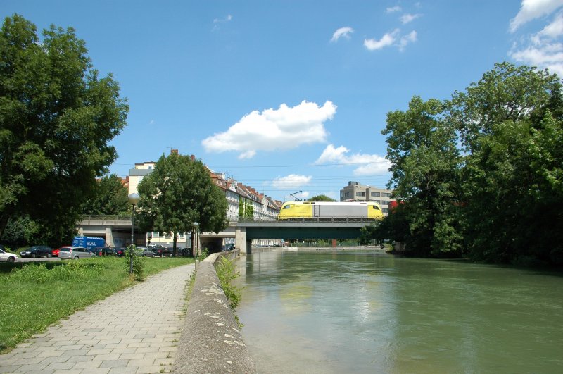 An unknown grouping at 05:07:08 U2 crossed the Isar valley