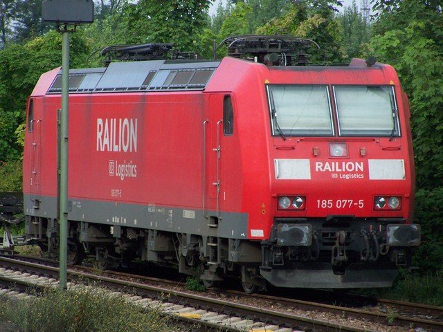 Abgestelllte 185-077-5 in Kehl  