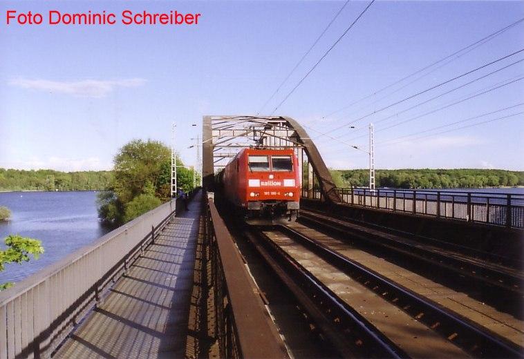 185 186-4 auf der Br�cke �ber dem Templiner See bei