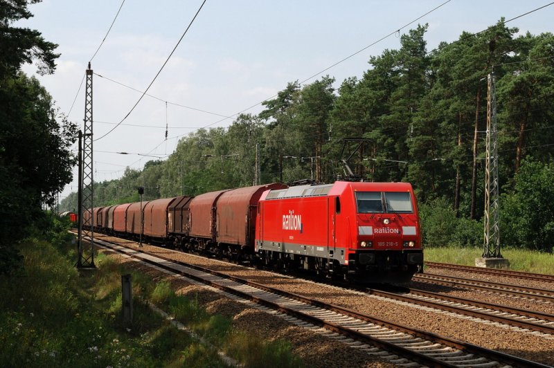 185 218 (21.07.2007) with a freight train before Fangschleuse (automatically