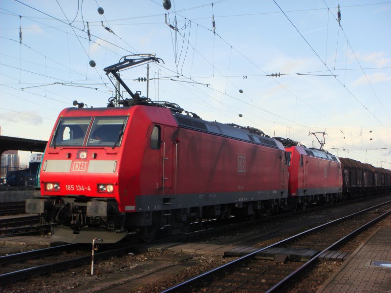 185 095 and -095 with GZ in Bhf Bd Basel