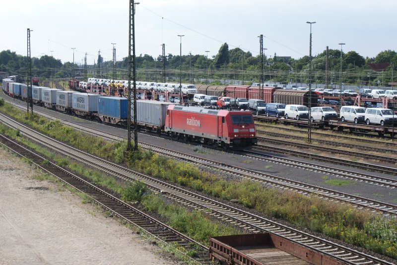 185209-4 07-07-2009 a container train brought in Seelze Rbf.hier at