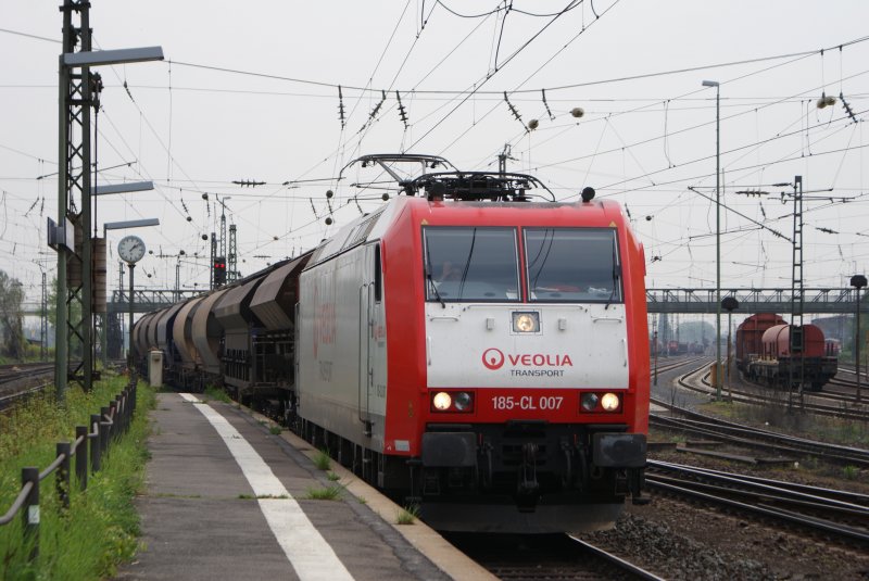 185-CL 007 with gravel cars in regards to the FMB