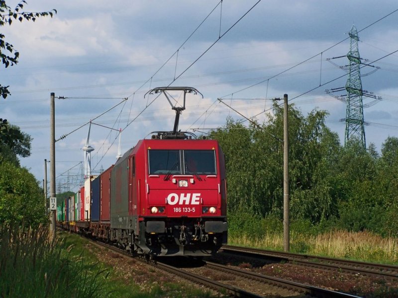 186 133 "OHE" on 04.08.2009 in Hamburg container train with