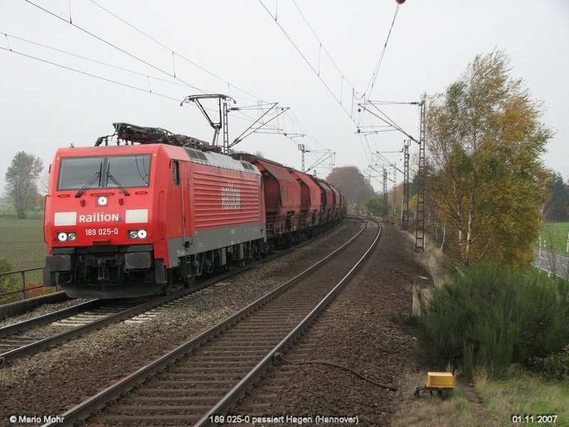 189 025-0 passiert in K�rze Hagen bei Hannover. 