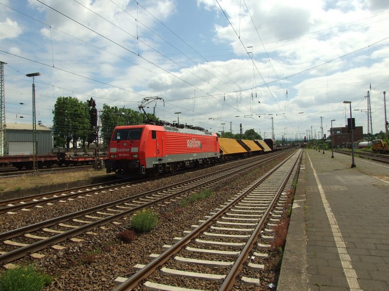 189025-0 with a freight train in Neuwied.11.6.08 (automatically translated, Powered