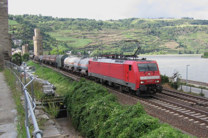 189 029 mit einem G�terzug am 24.07.07 in Oberwesel. 