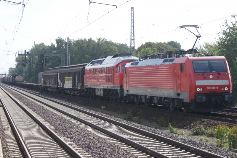 189016-9 232388-9 with Ludmilla and mixed freight cars on the