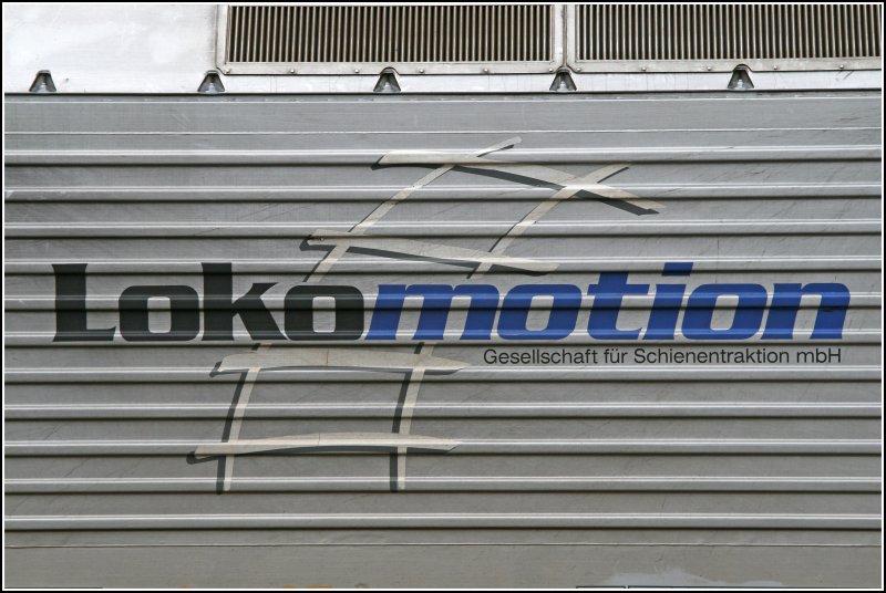 Lokomotion Logo auf der E189 901RT am 30.06.07 in Kufstein.