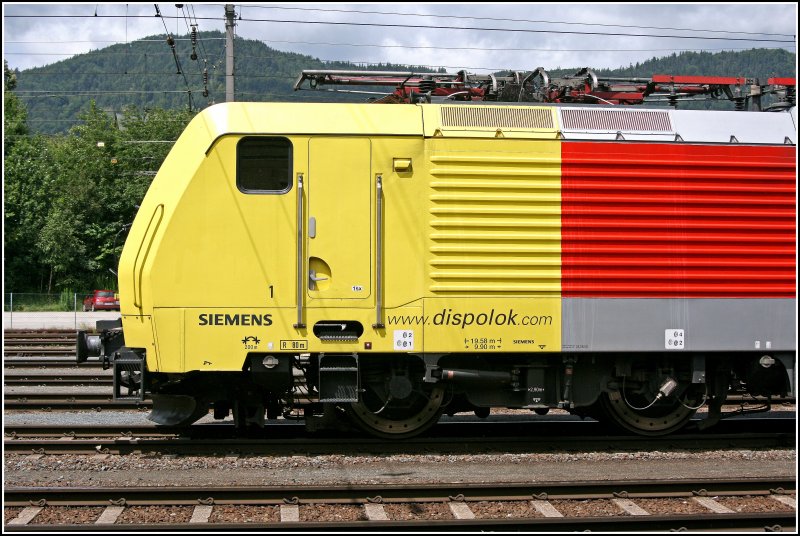 Seitenaufnahme der E189 910 (9480 0189 910-3). Die nun im