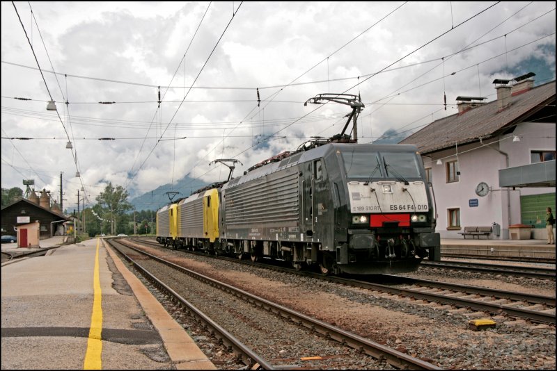 Black-Yellow-Silver E189 910RT (ES64F4-010RT) already carries the new coat of