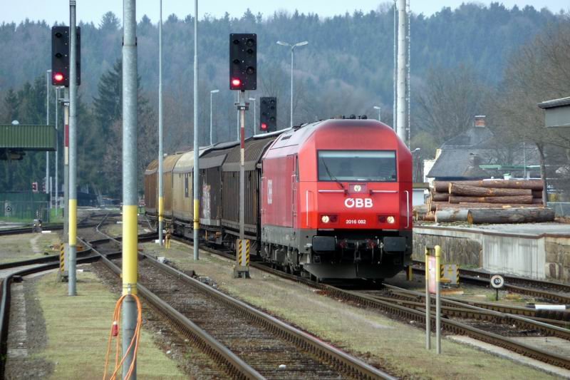 Hercules 2016.082 bei der Einfahrt in den Bf. Gleisdorf am