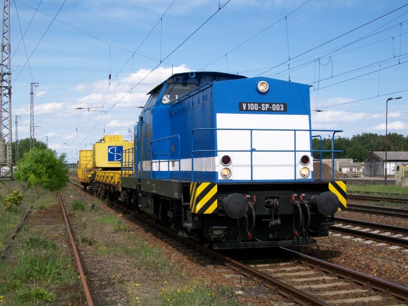 V100 - SP - 003 wartet am 24.05.09 in Trebbin