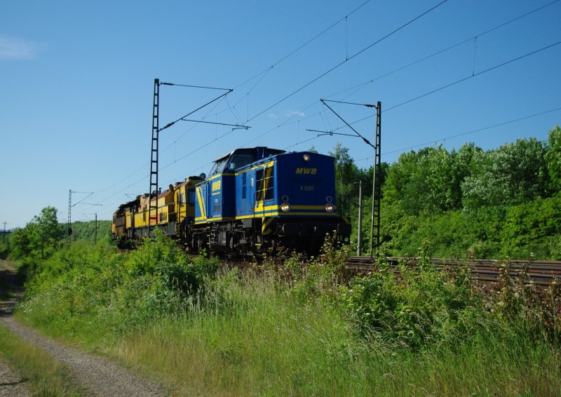 V 1201, the MET (ex DR V100) with a rail